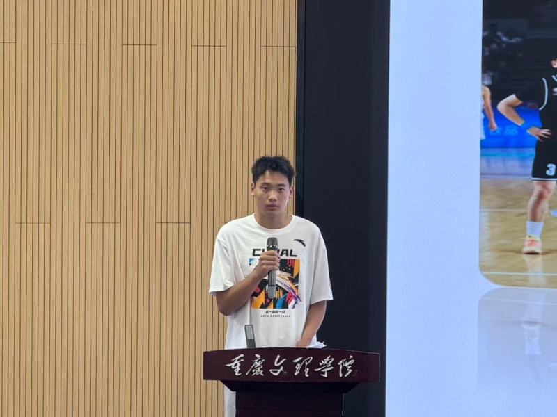 qFJU_1789043037314047568.jpg